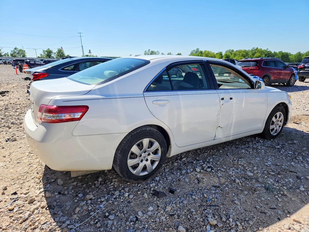 2011 Toyota Camry Le White vin: 4T1BF3EK6BU582616