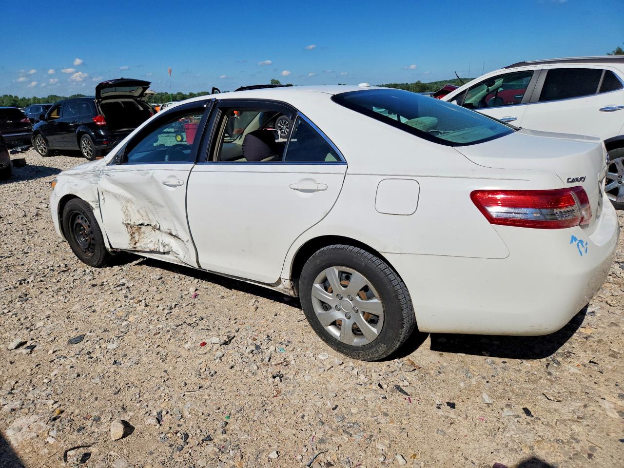 2011 Toyota Camry Le White vin: 4T1BF3EK6BU582616