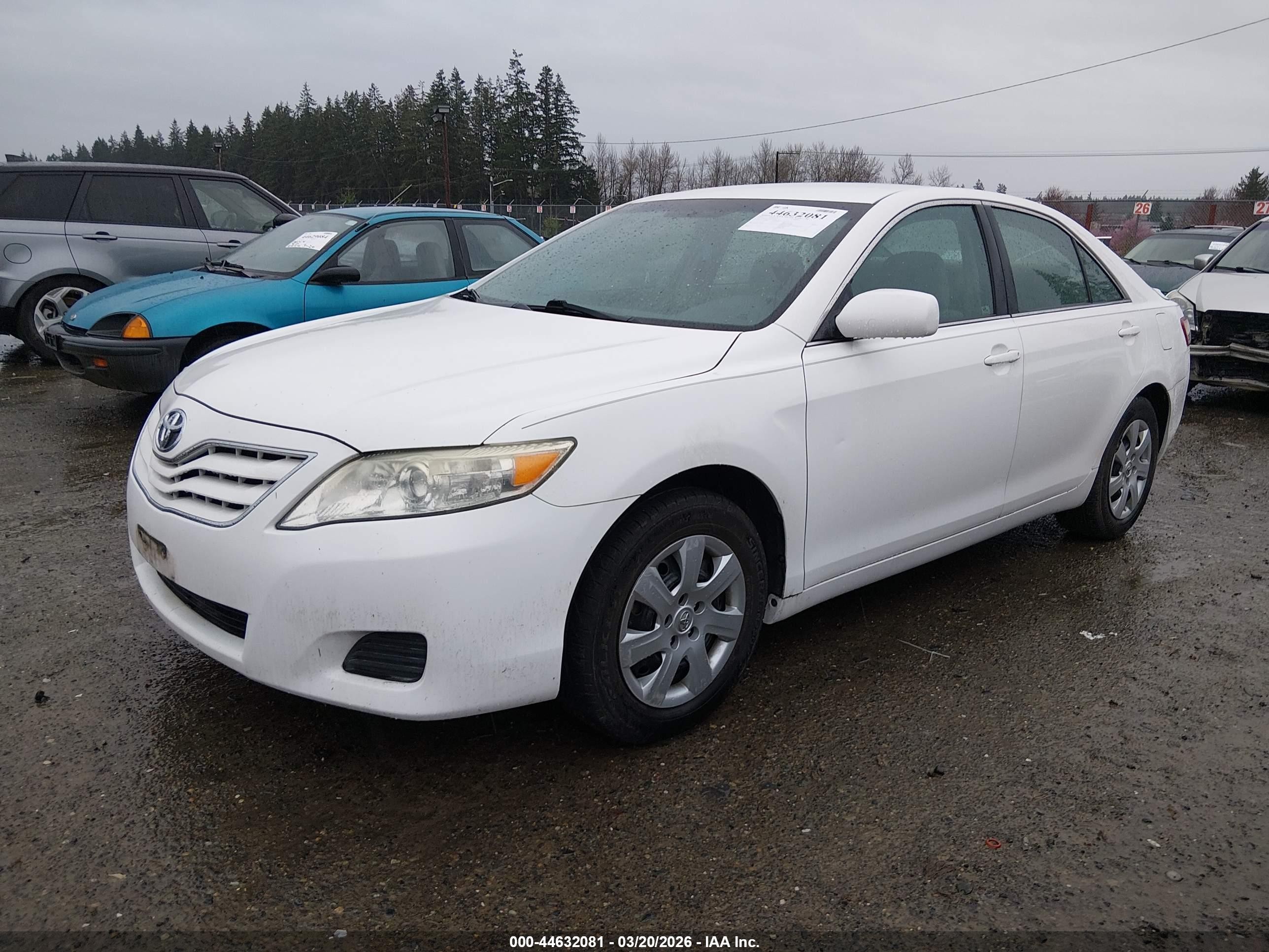 2011 Toyota Camry Le White vin: 4T1BF3EK6BU585418