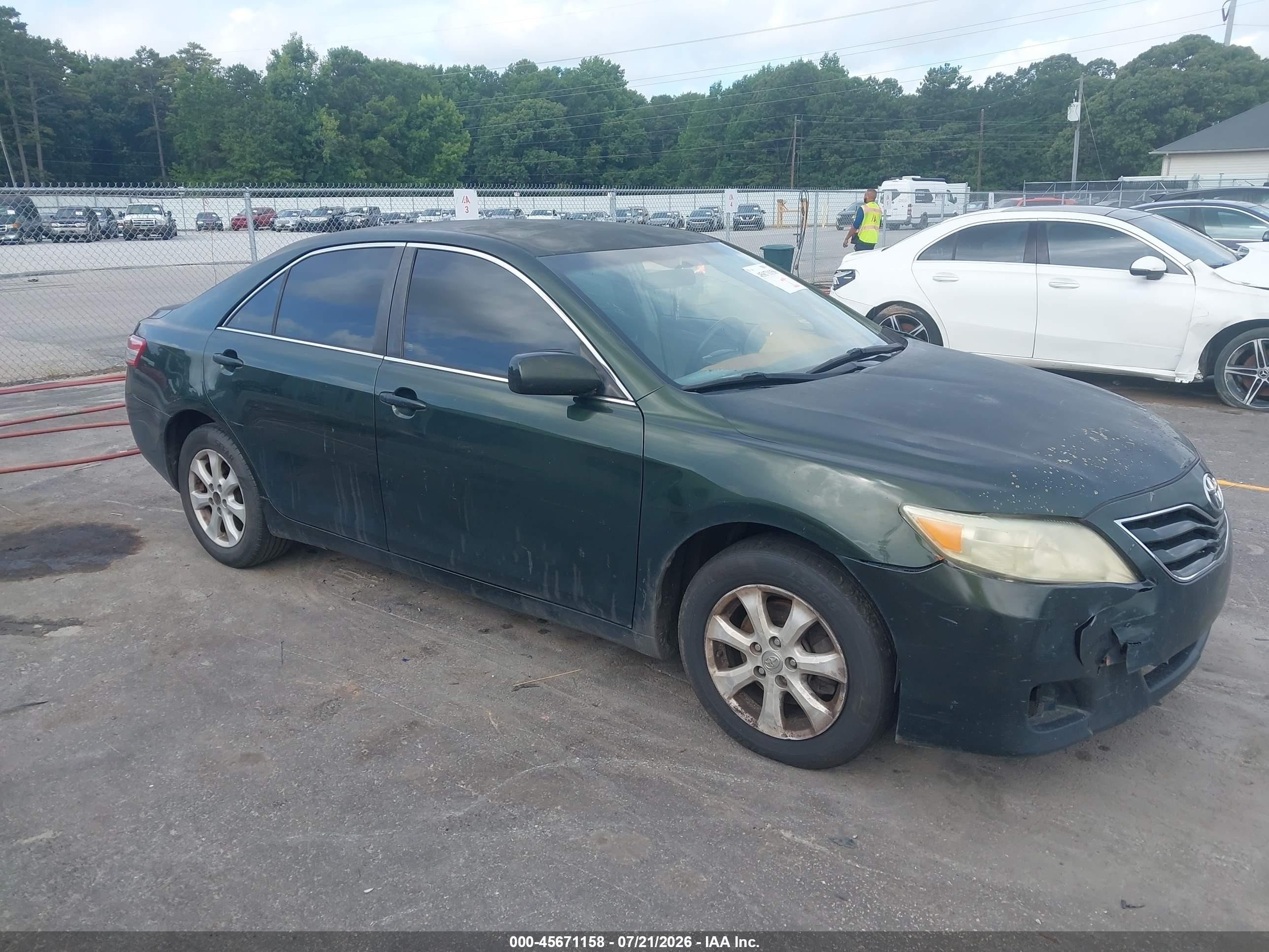 2011 Toyota Camry Le Green vin: 4T1BF3EK6BU587895