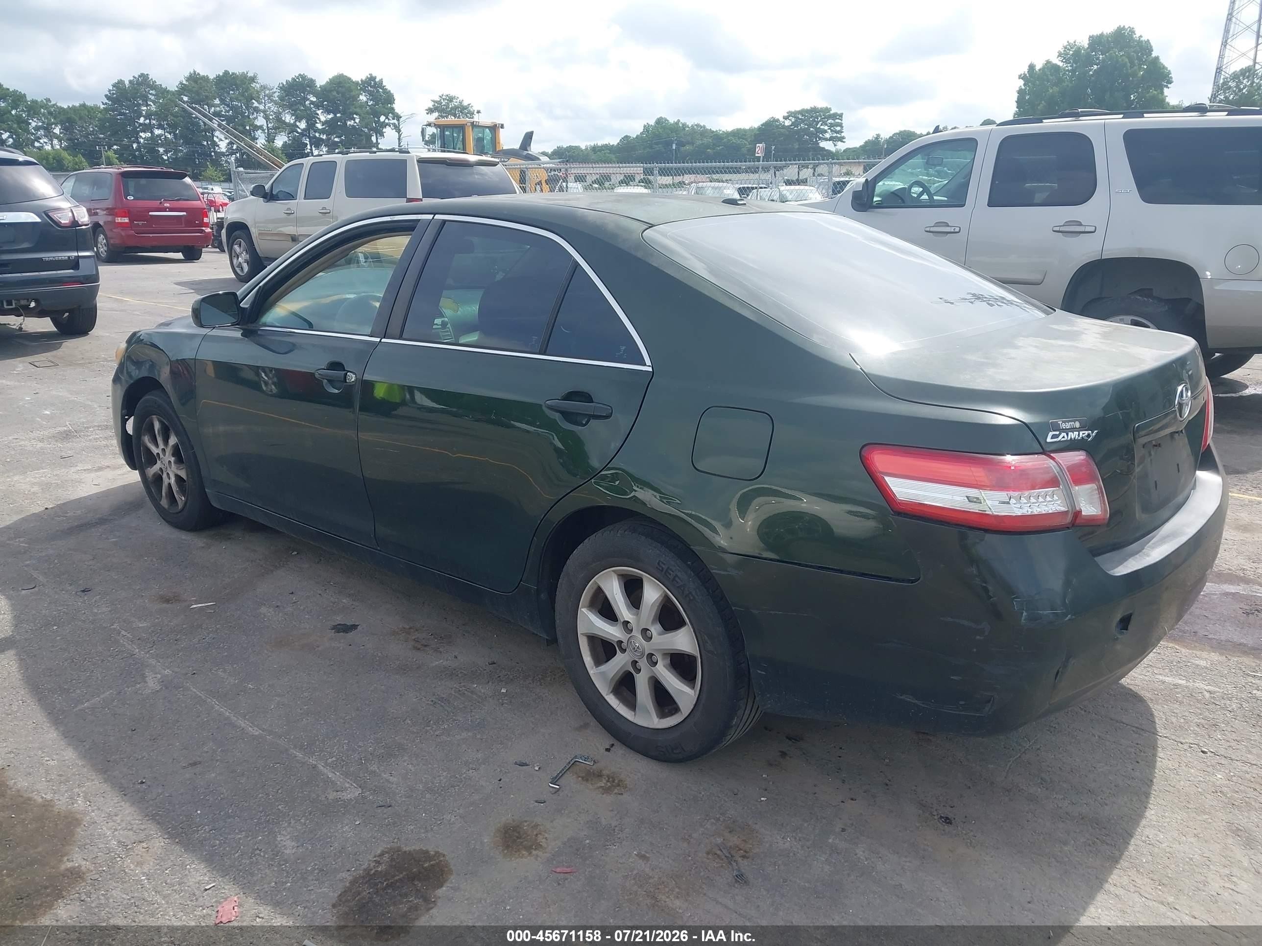 2011 Toyota Camry Le Green vin: 4T1BF3EK6BU587895