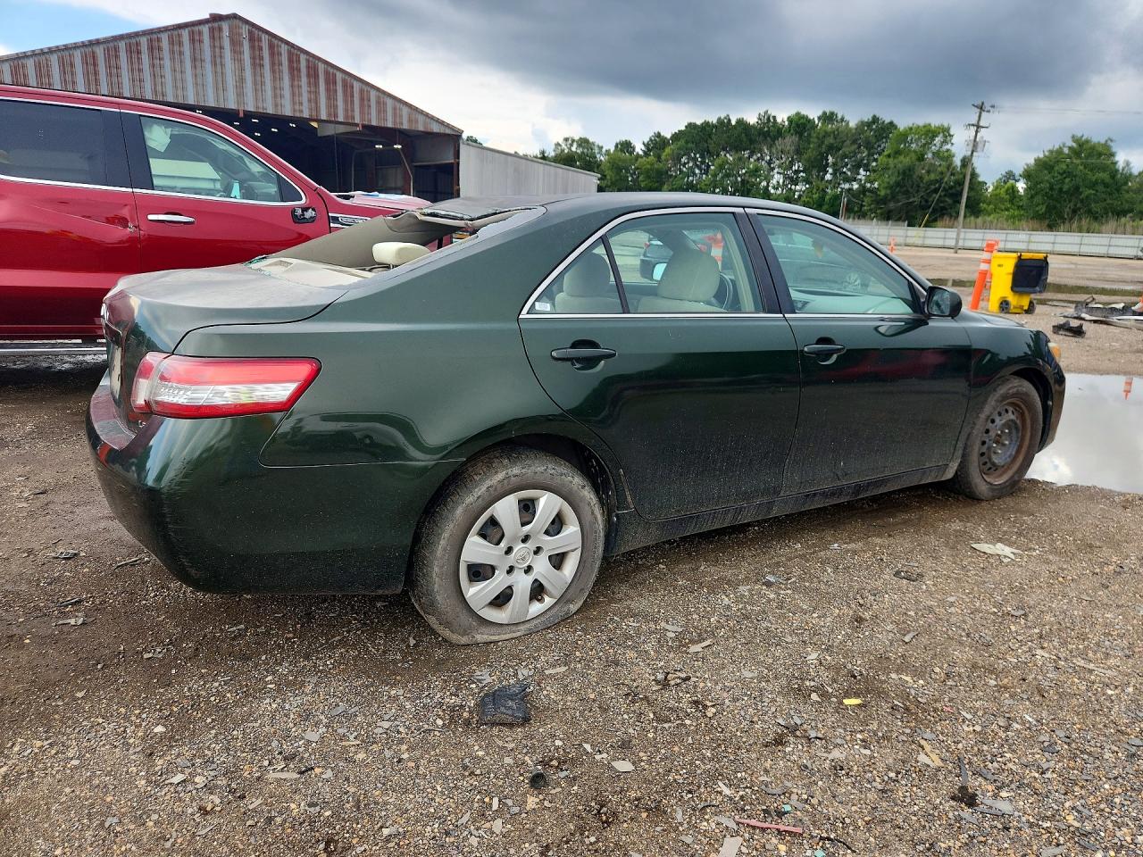 2011 Toyota Camry Le Green vin: 4T1BF3EK6BU588464