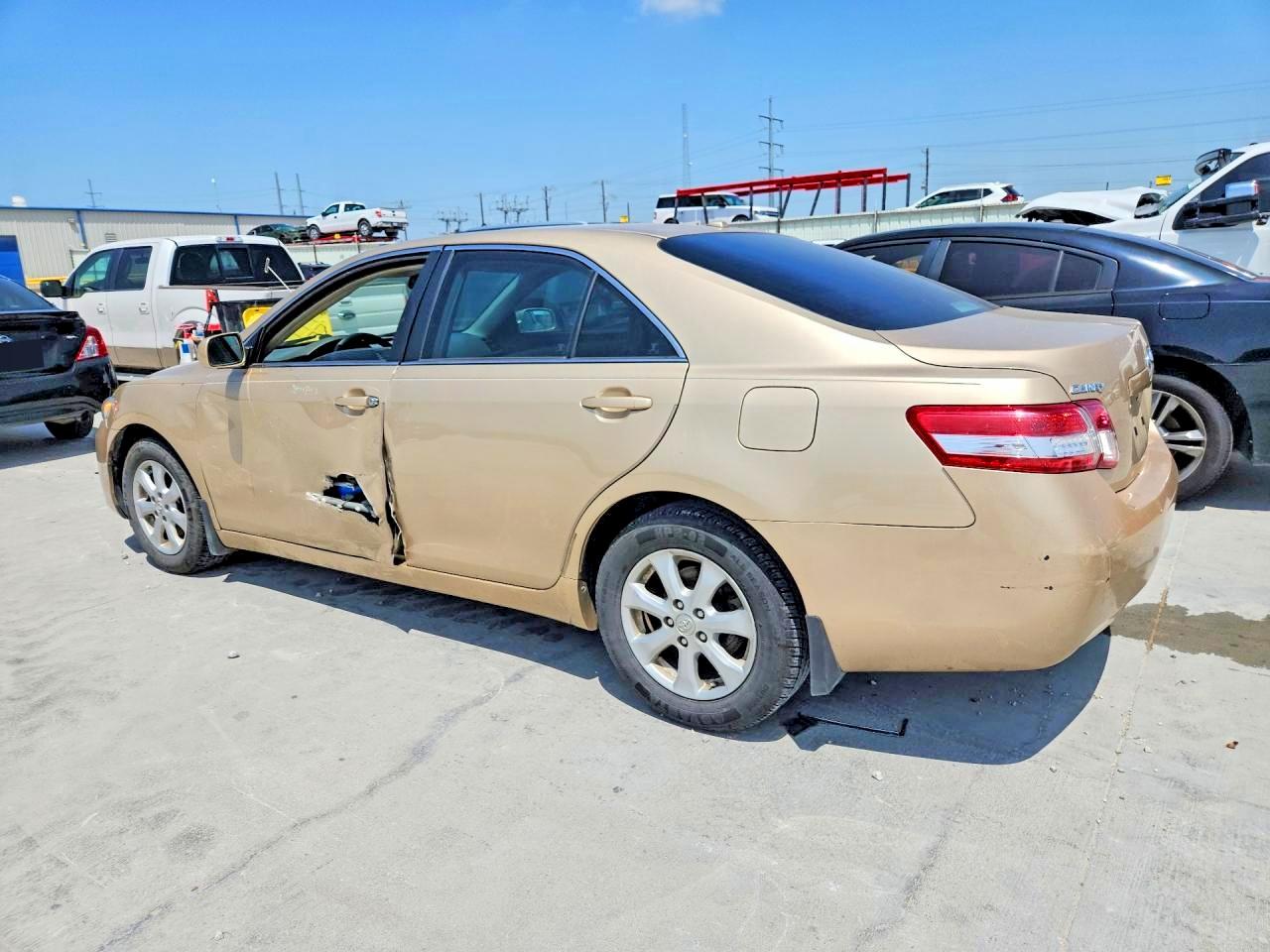 2011 Toyota Camry Le Золотой vin: 4T1BF3EK6BU596225