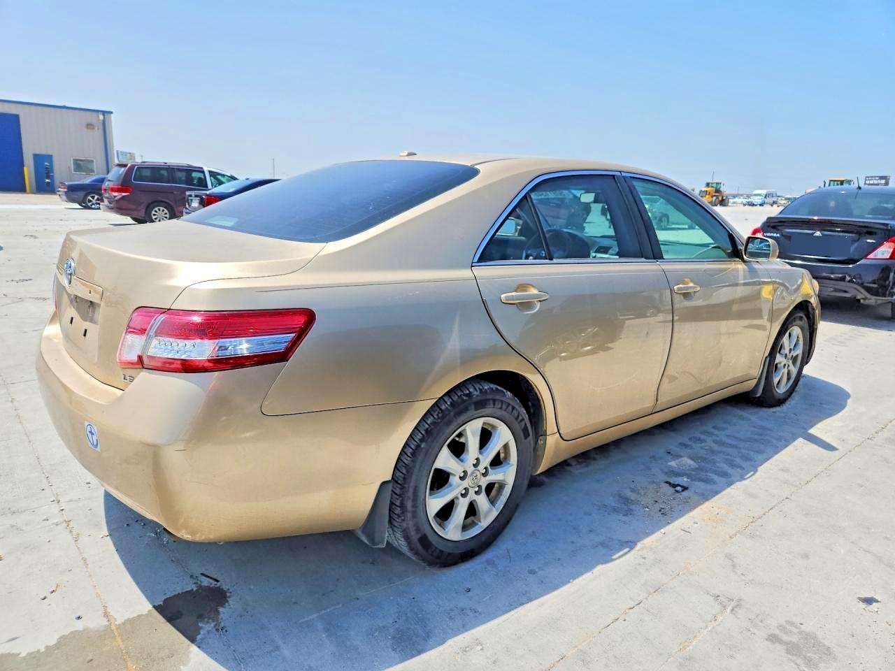 2011 Toyota Camry Le Золотой vin: 4T1BF3EK6BU596225