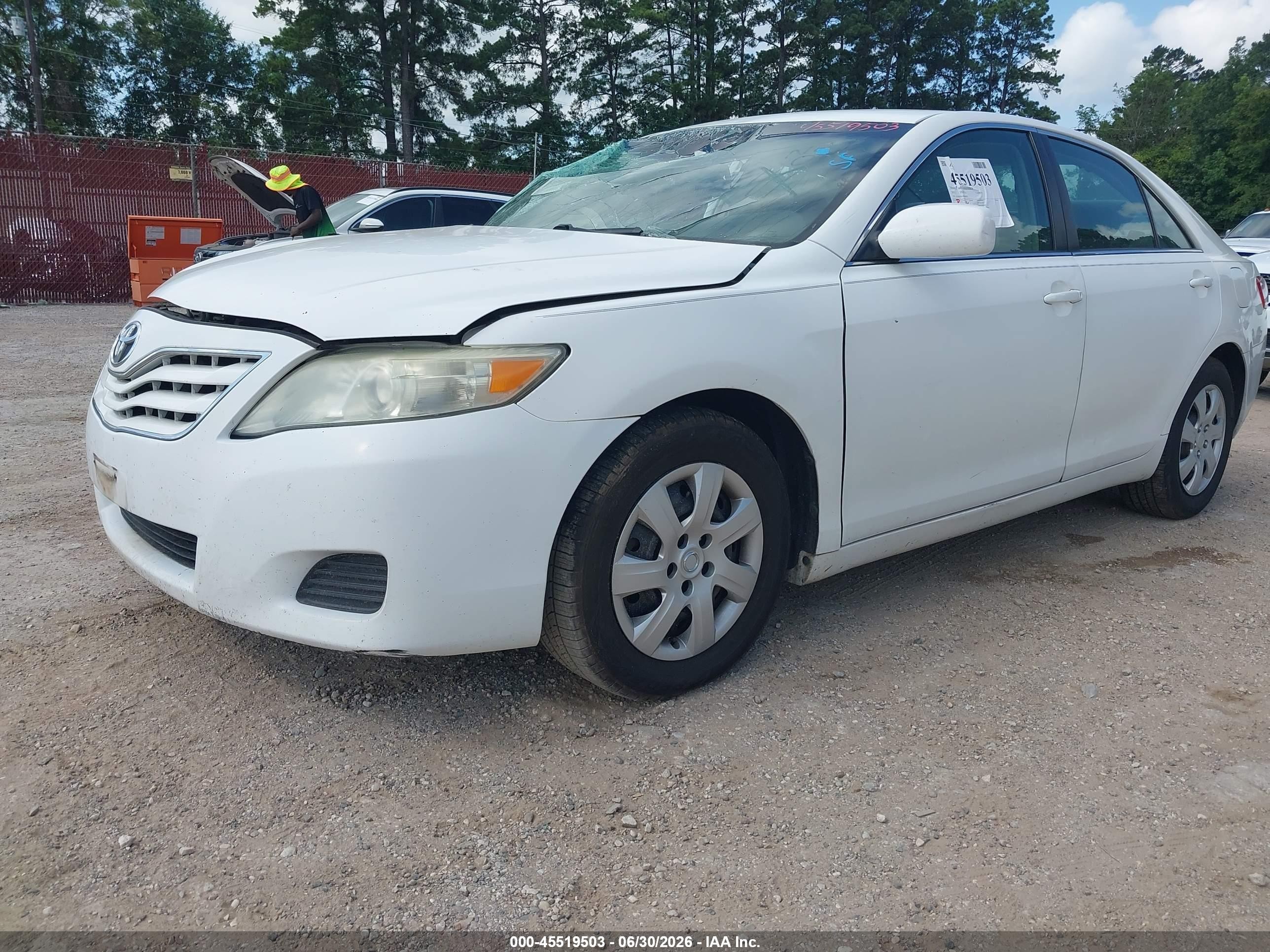 2011 Toyota Camry Le White vin: 4T1BF3EK6BU596547