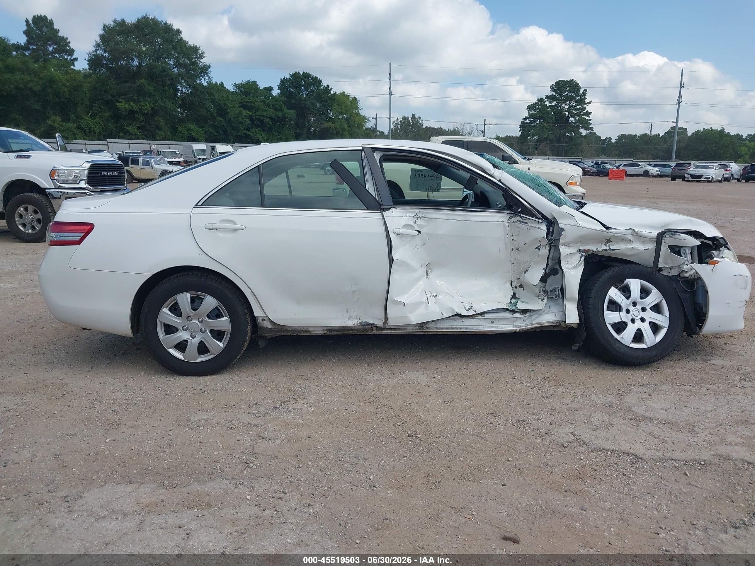 2011 Toyota Camry Le White vin: 4T1BF3EK6BU596547