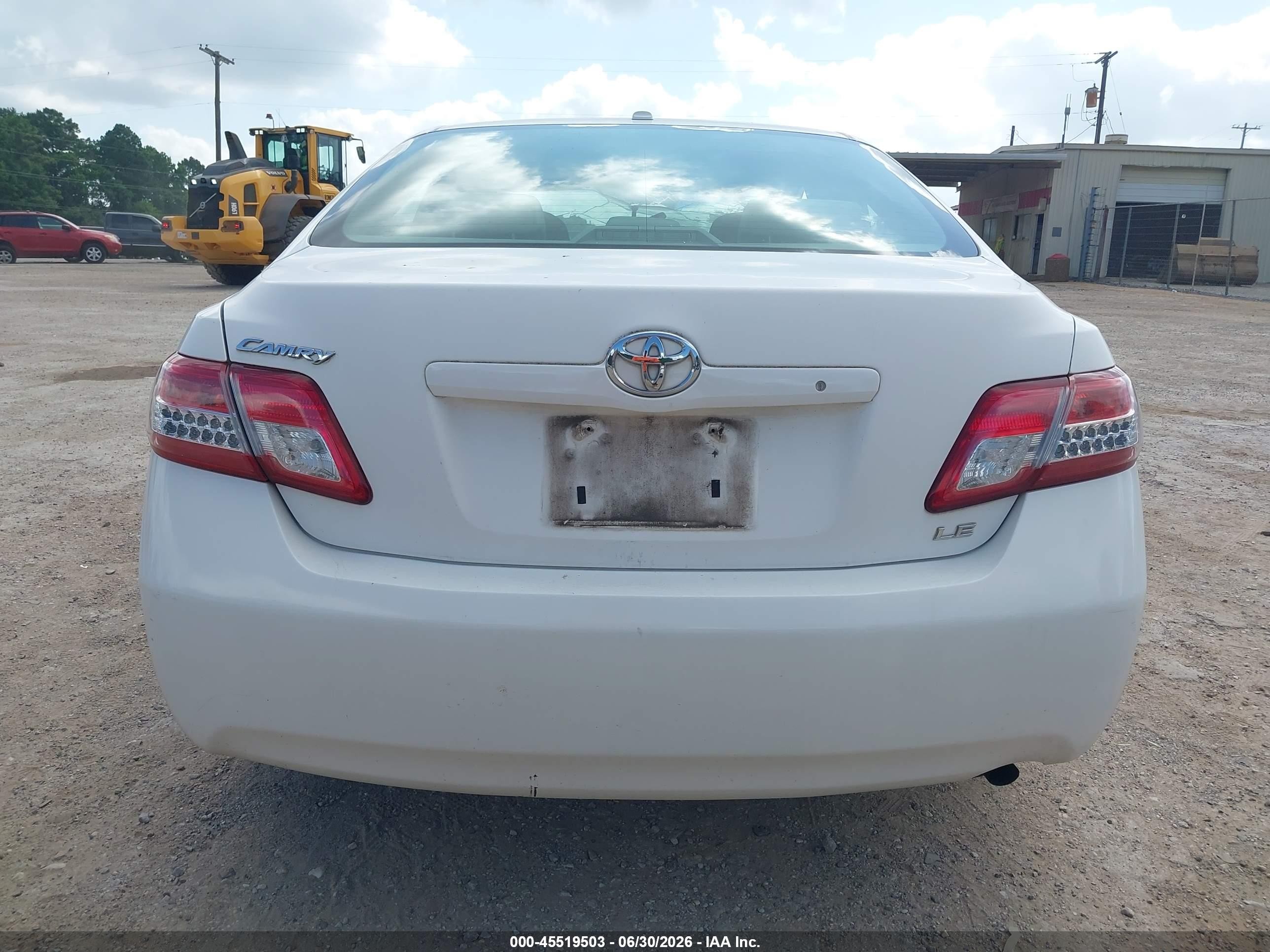 2011 Toyota Camry Le White vin: 4T1BF3EK6BU596547