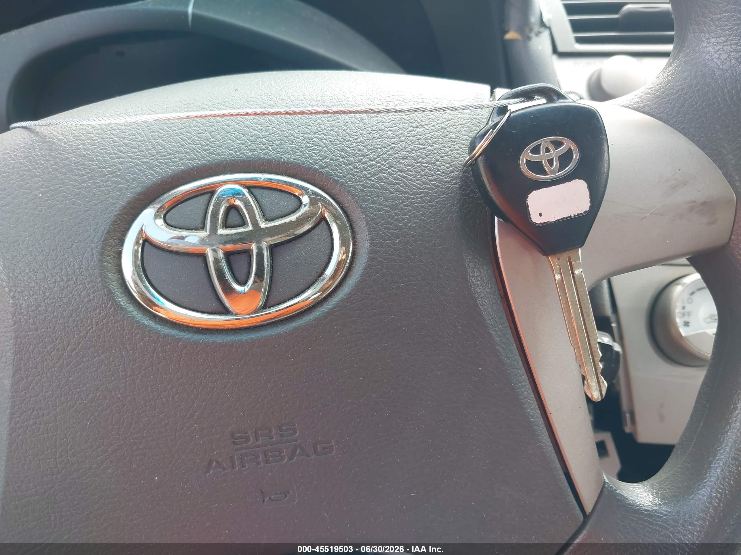 2011 Toyota Camry Le White vin: 4T1BF3EK6BU596547