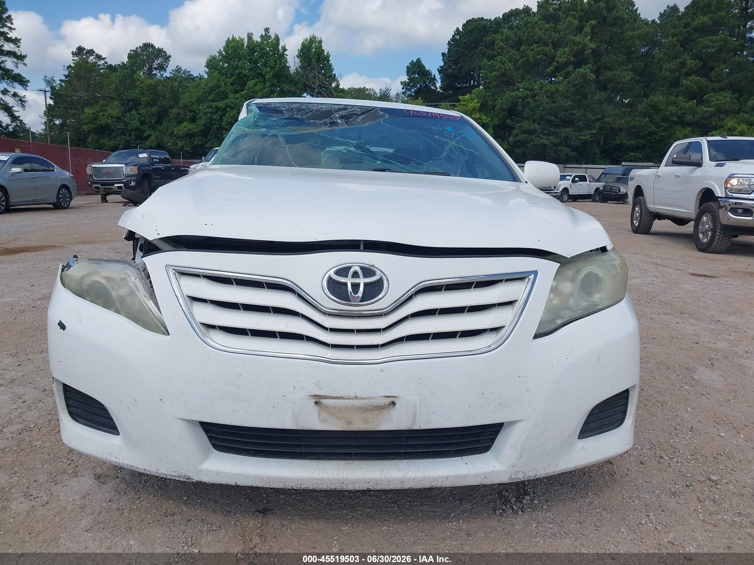 2011 Toyota Camry Le White vin: 4T1BF3EK6BU596547