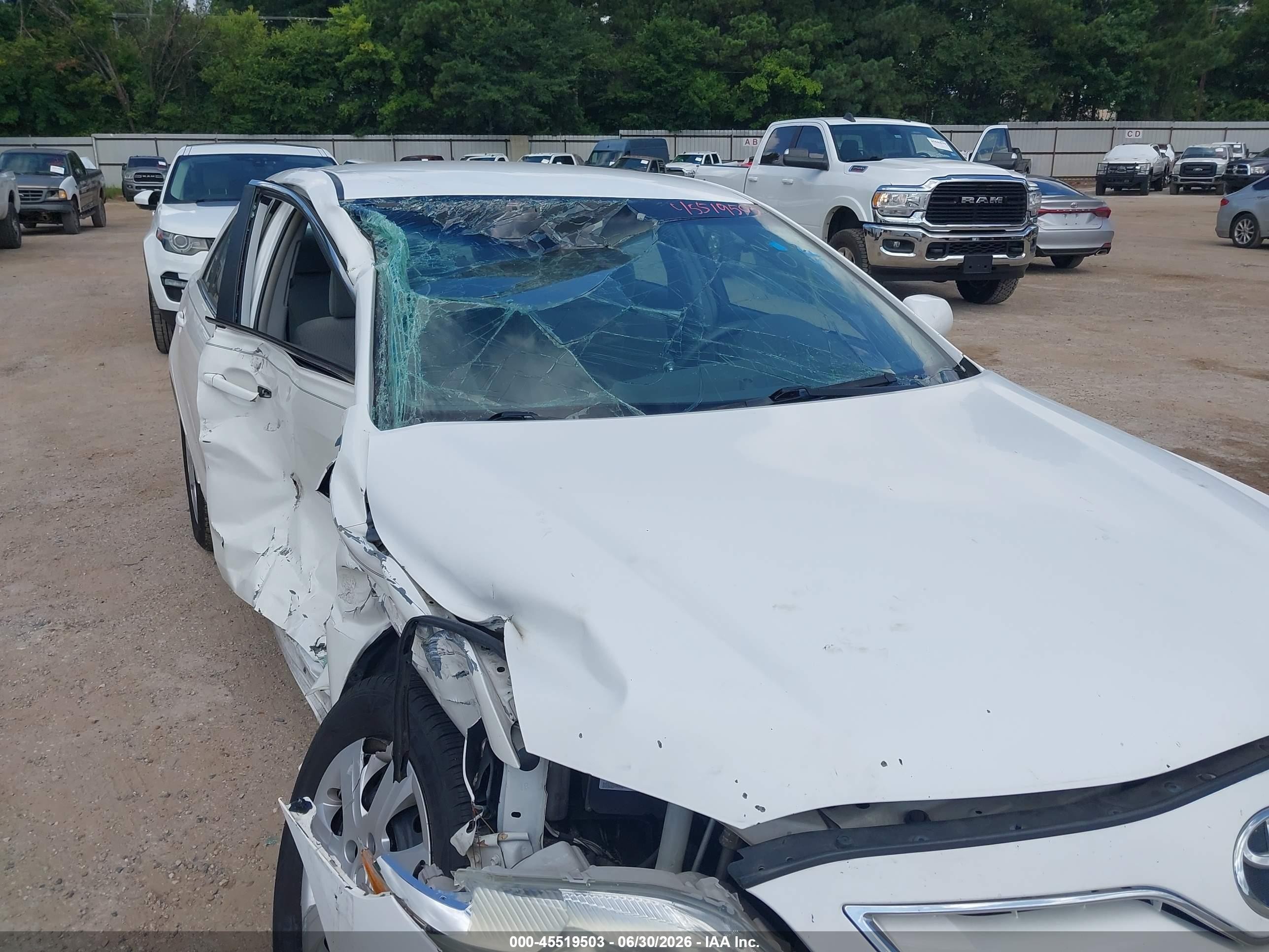 2011 Toyota Camry Le White vin: 4T1BF3EK6BU596547