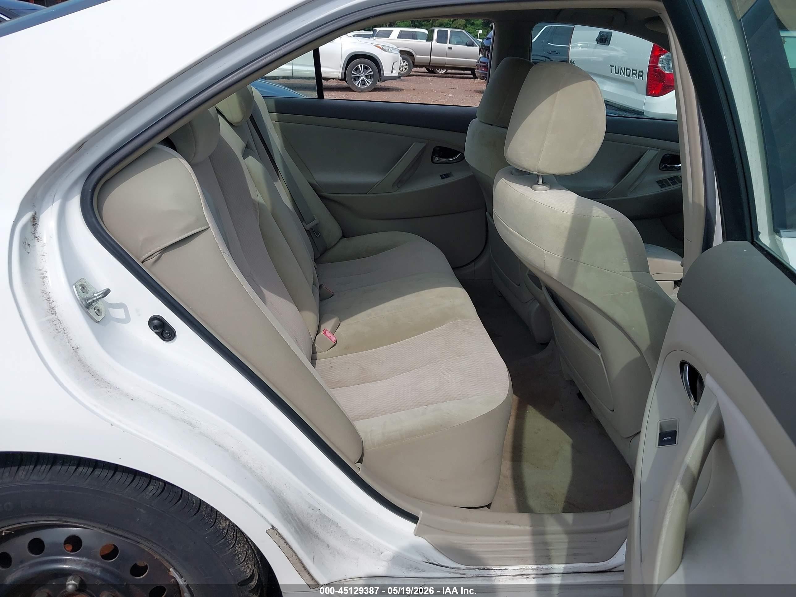2011 Toyota Camry   White vin: 4T1BF3EK6BU596824