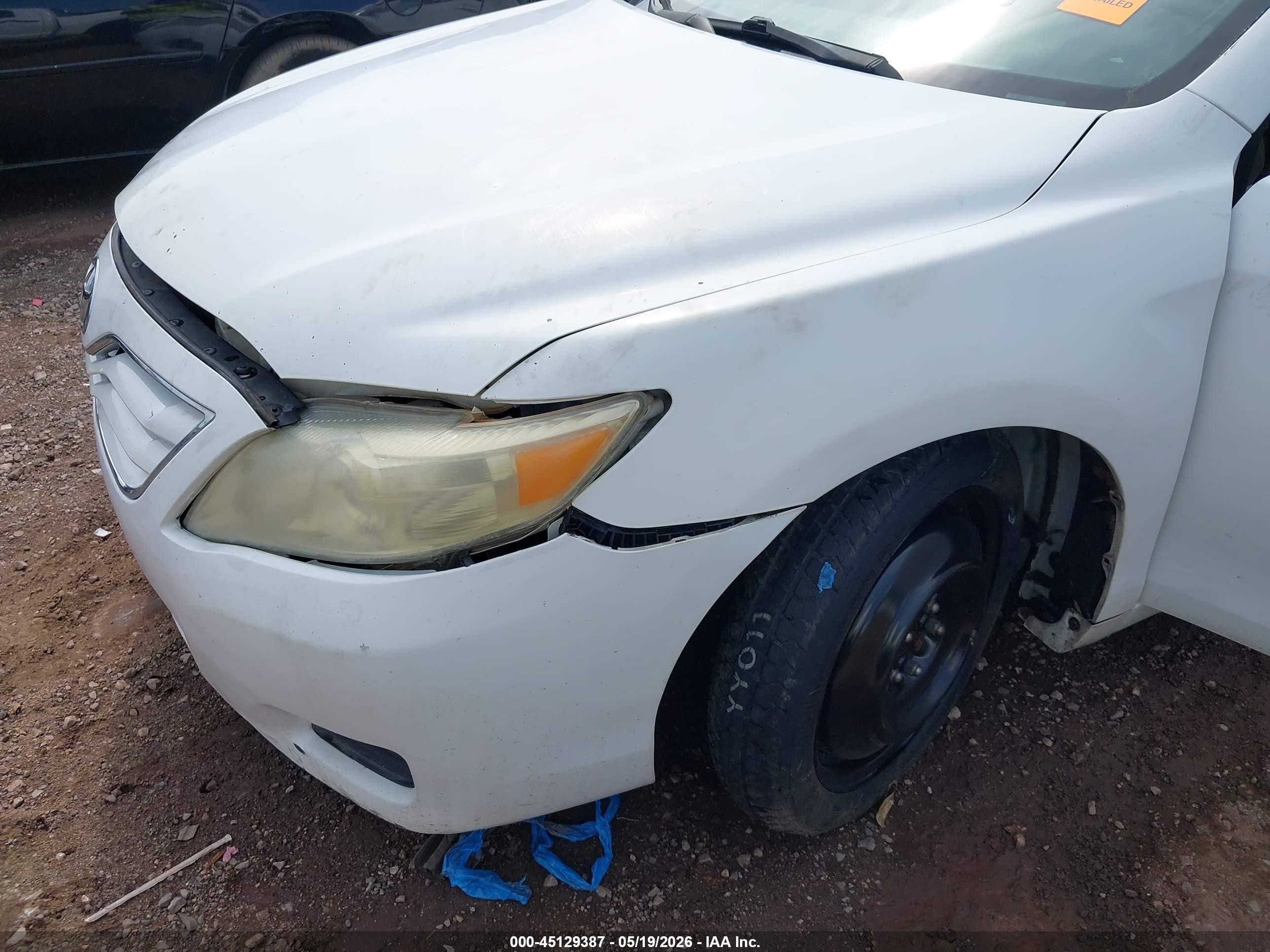 2011 Toyota Camry   White vin: 4T1BF3EK6BU596824