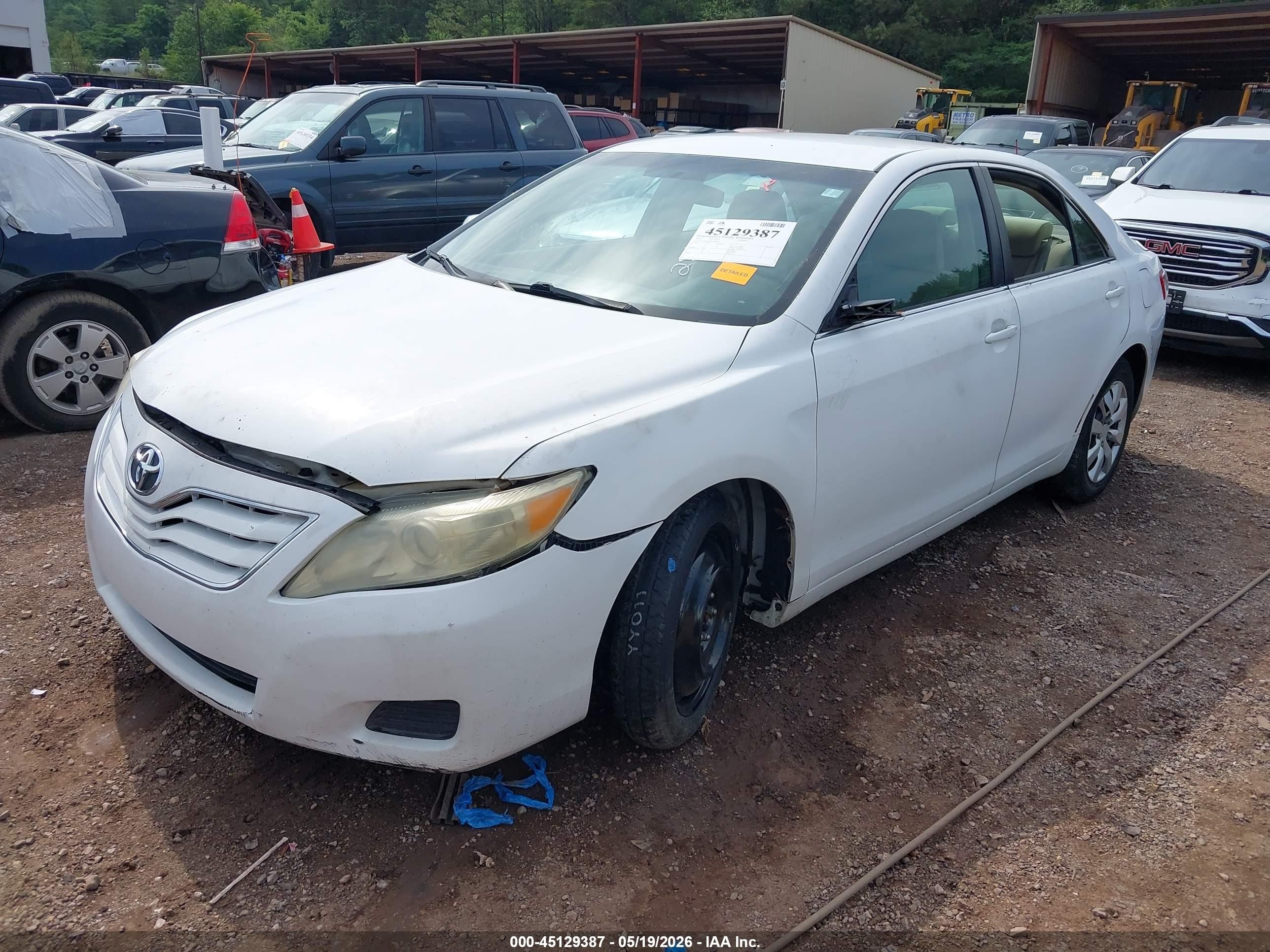 2011 Toyota Camry   White vin: 4T1BF3EK6BU596824