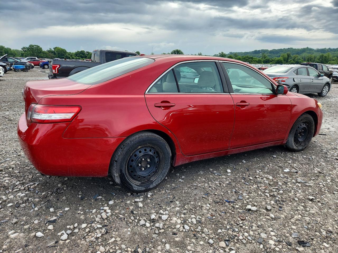2011 Toyota Camry Le Red vin: 4T1BF3EK6BU616392