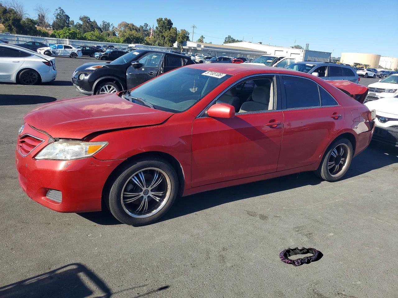 2011 Toyota Camry Le Red vin: 4T1BF3EK6BU621267