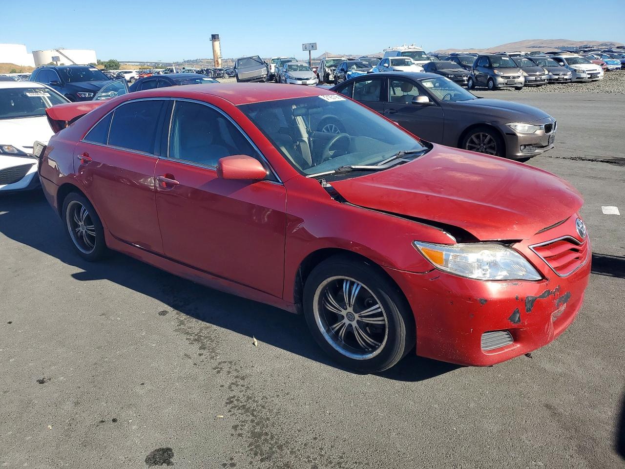 2011 Toyota Camry Le Red vin: 4T1BF3EK6BU621267