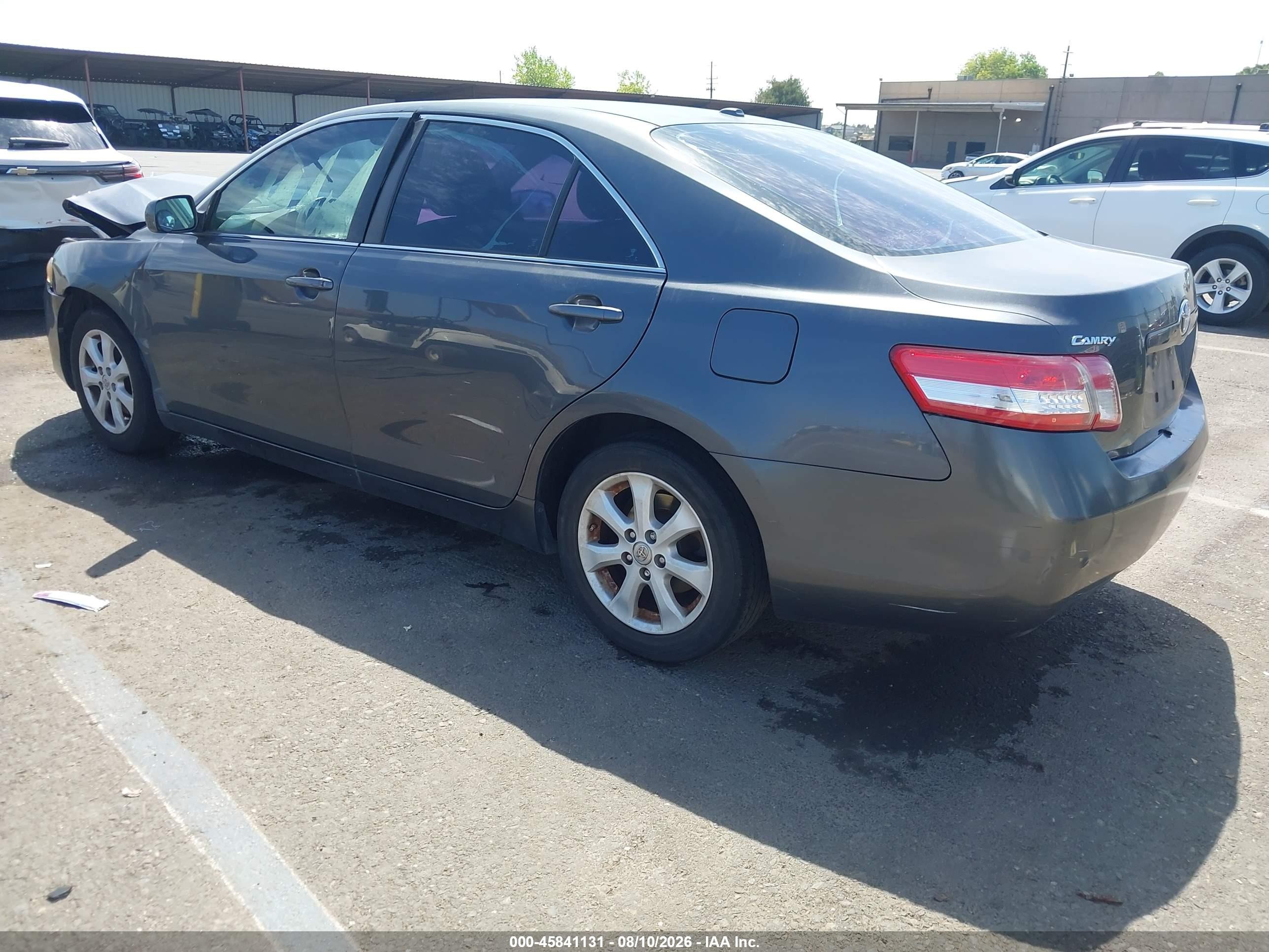 2011 Toyota Camry Le Gray vin: 4T1BF3EK6BU622418