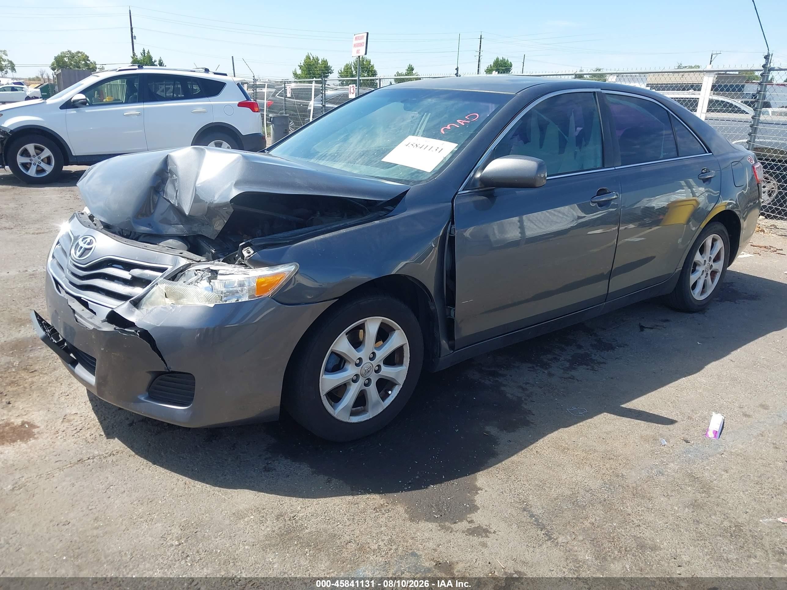 2011 Toyota Camry Le Gray vin: 4T1BF3EK6BU622418