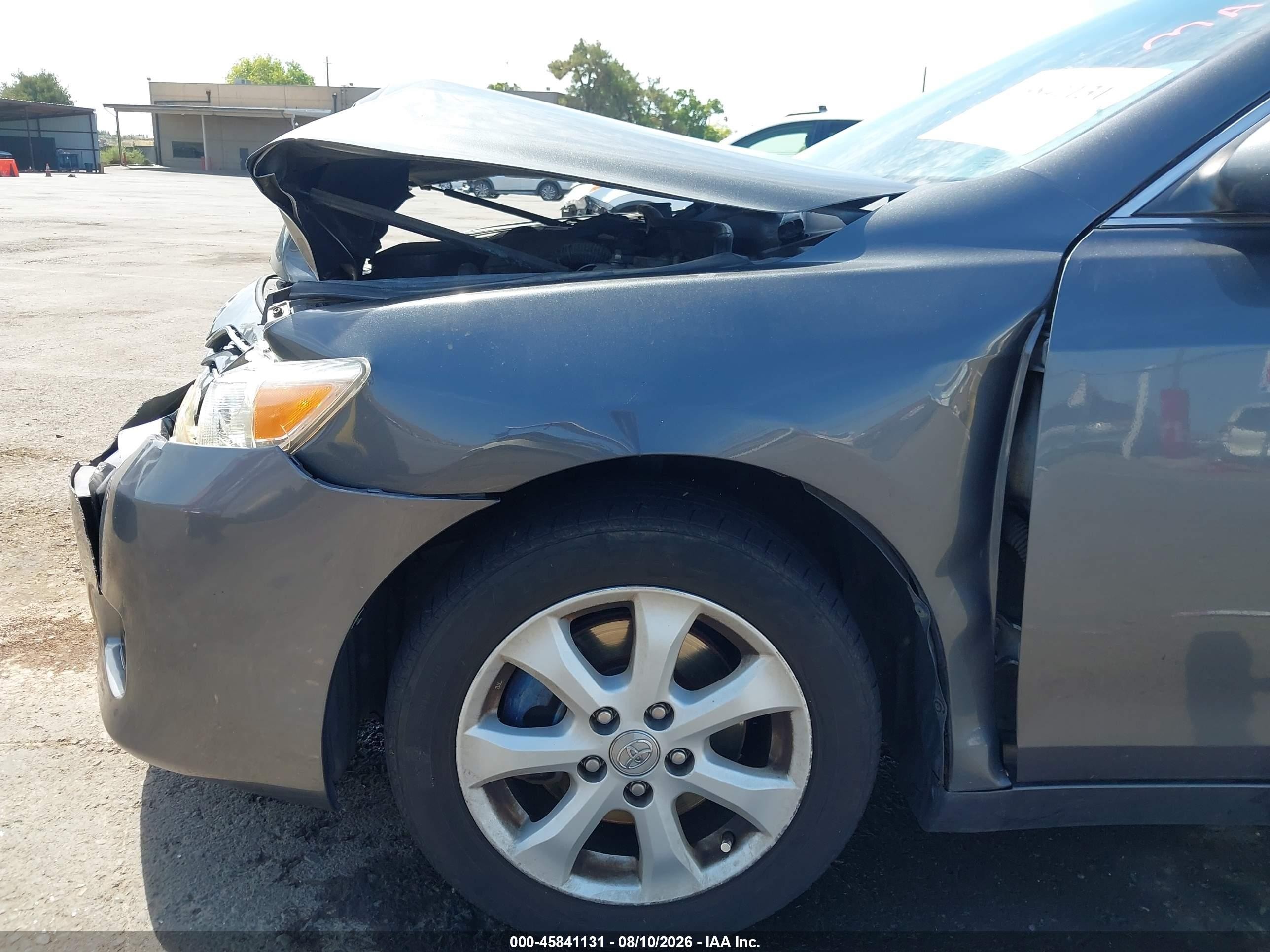 2011 Toyota Camry Le Gray vin: 4T1BF3EK6BU622418