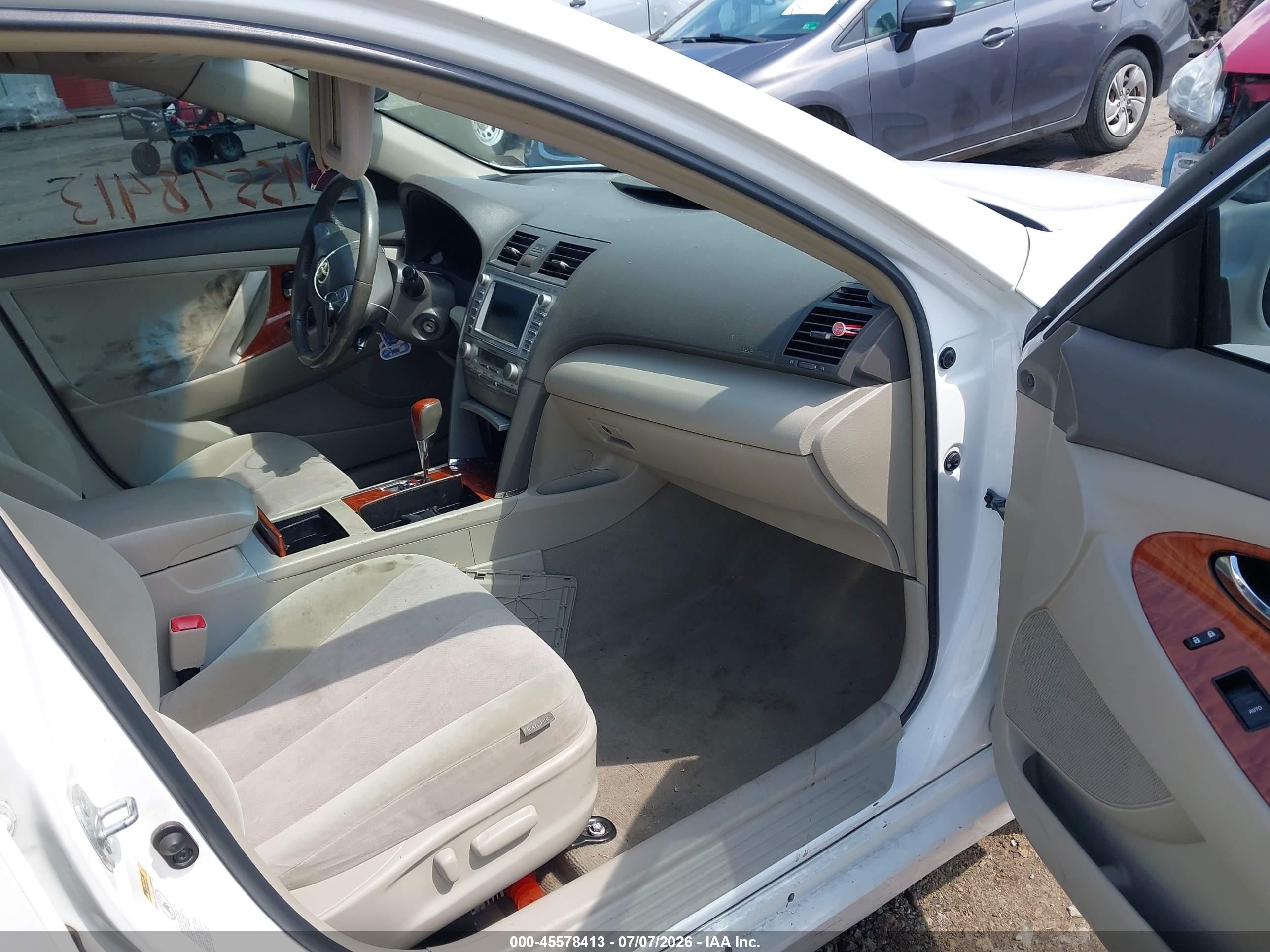 2011 Toyota Camry Xle White vin: 4T1BF3EK6BU629112