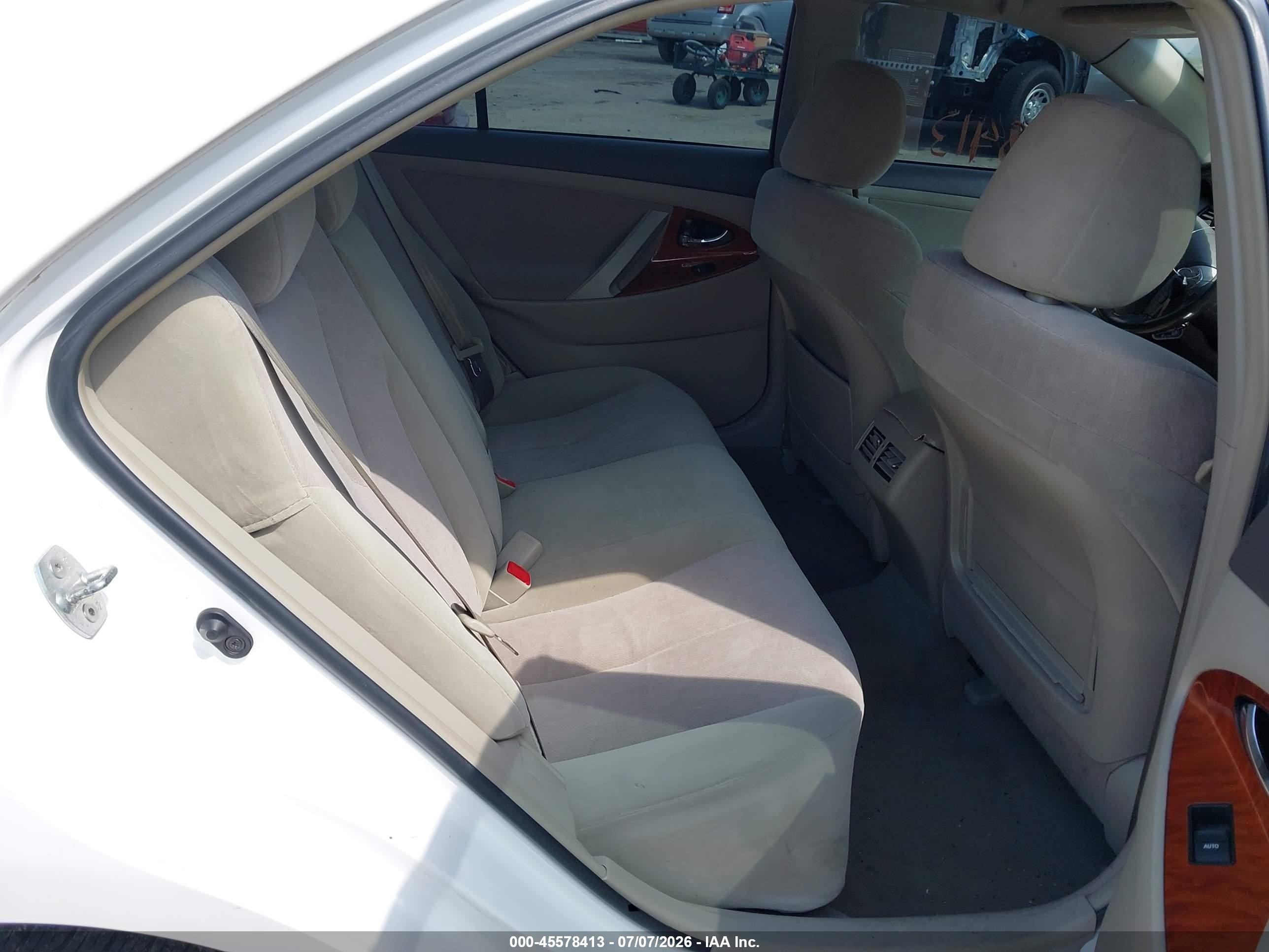 2011 Toyota Camry Xle White vin: 4T1BF3EK6BU629112