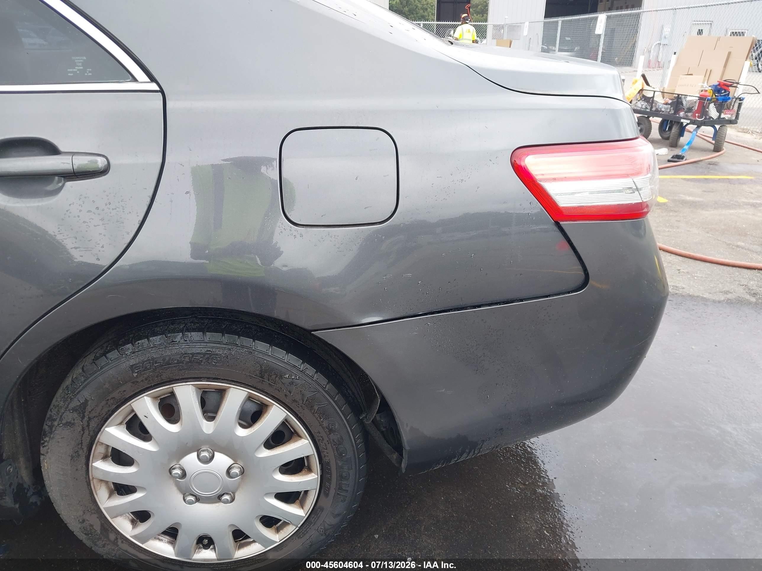 2011 Toyota Camry Le Gray vin: 4T1BF3EK6BU636643