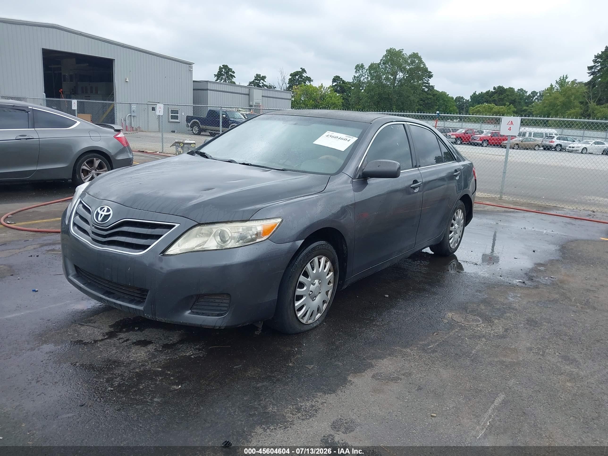 2011 Toyota Camry Le Gray vin: 4T1BF3EK6BU636643