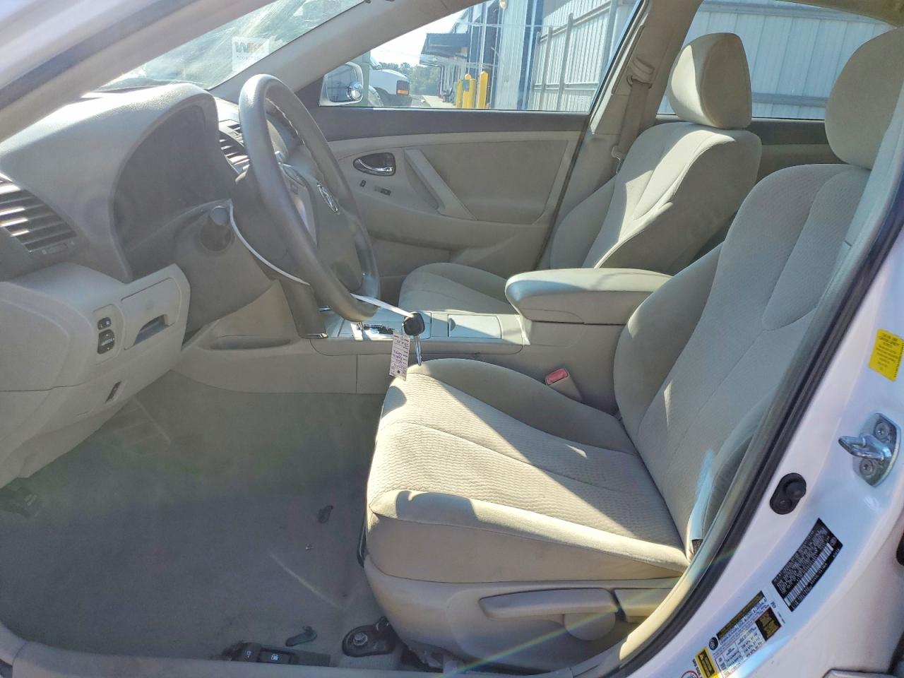 2011 Toyota Camry Base White vin: 4T1BF3EK6BU644841