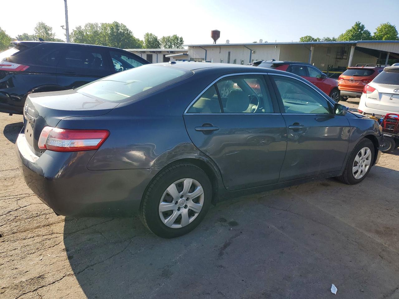 2011 Toyota Camry Le Gray vin: 4T1BF3EK6BU647786