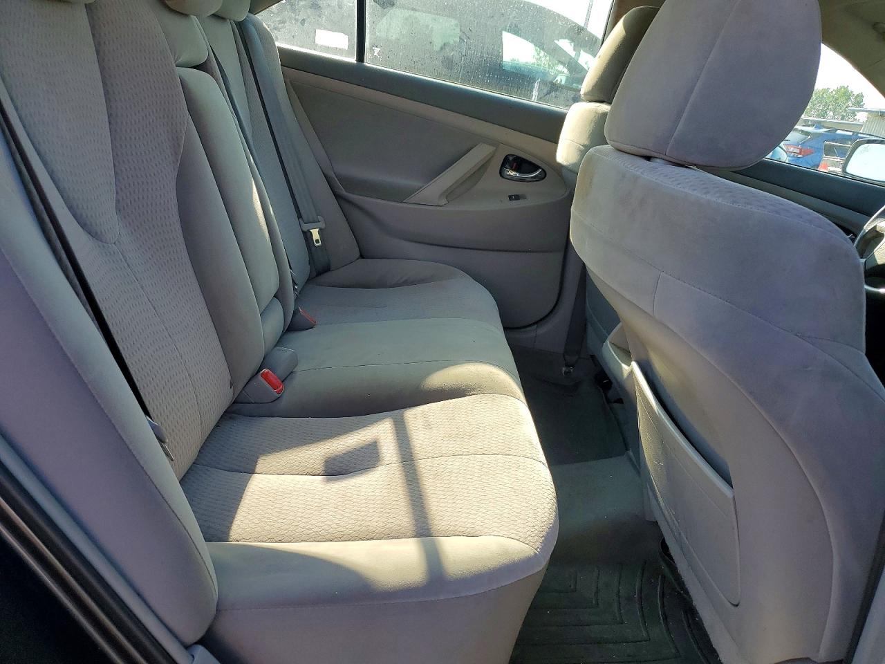 2011 Toyota Camry Le Gray vin: 4T1BF3EK6BU647786