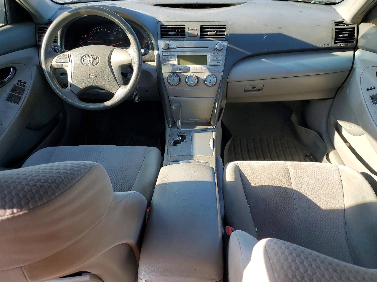 2011 Toyota Camry Le Gray vin: 4T1BF3EK6BU647786