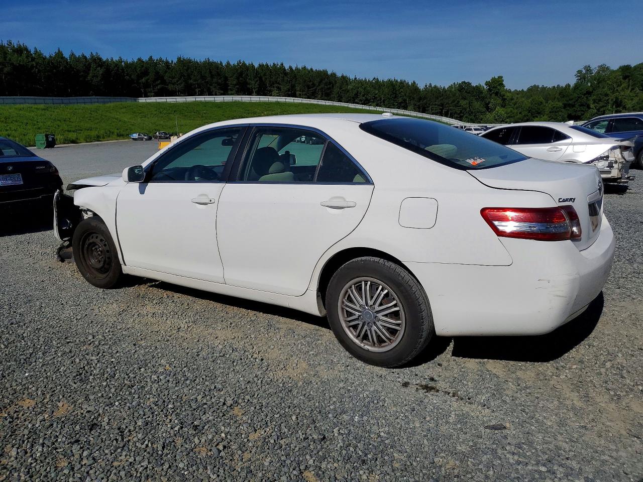 2011 Toyota Camry Base White vin: 4T1BF3EK6BU652468