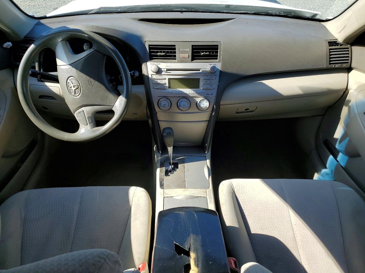 2011 Toyota Camry Base White vin: 4T1BF3EK6BU652468