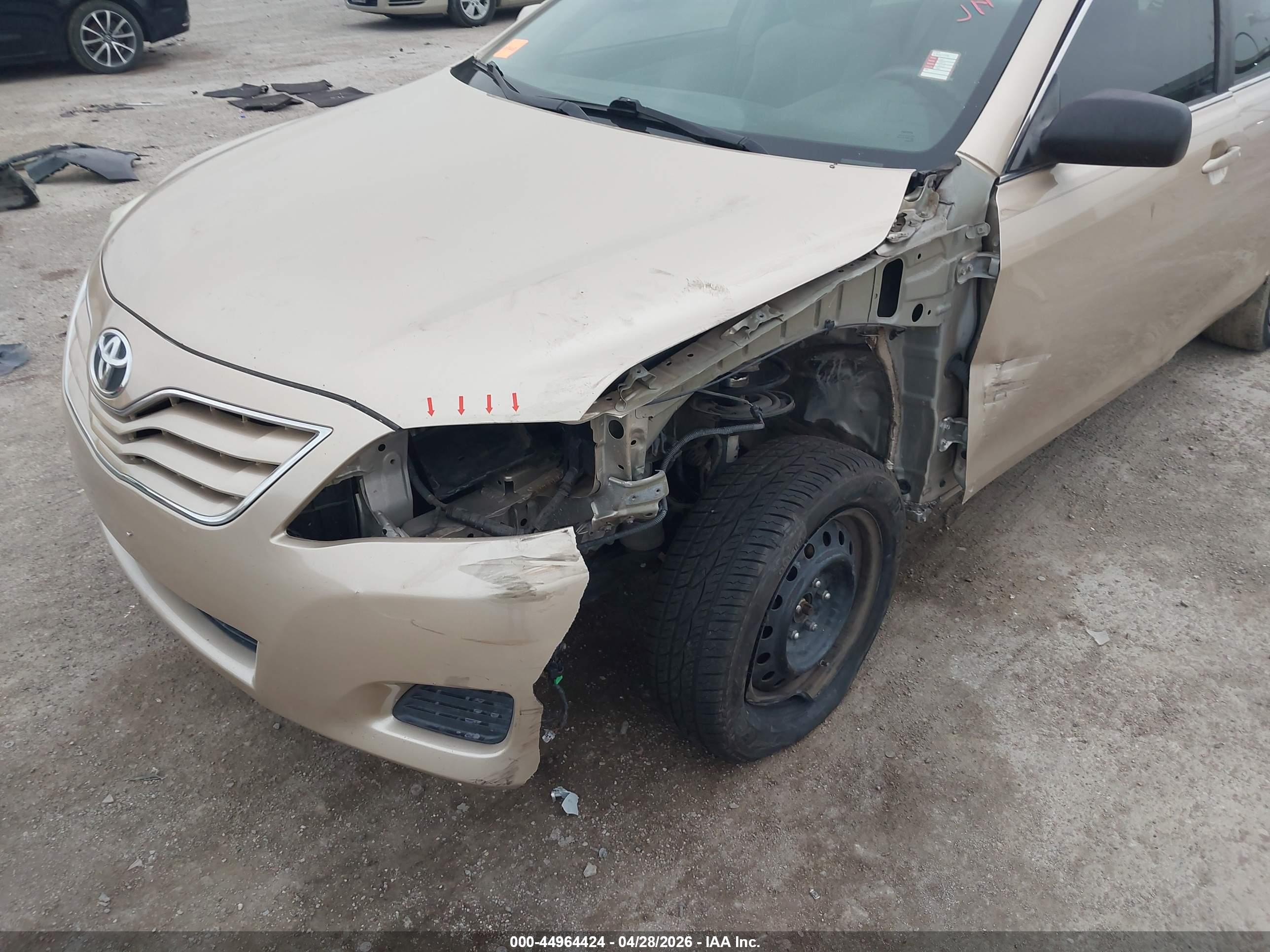 2011 Toyota Camry Le Золотой vin: 4T1BF3EK6BU665155