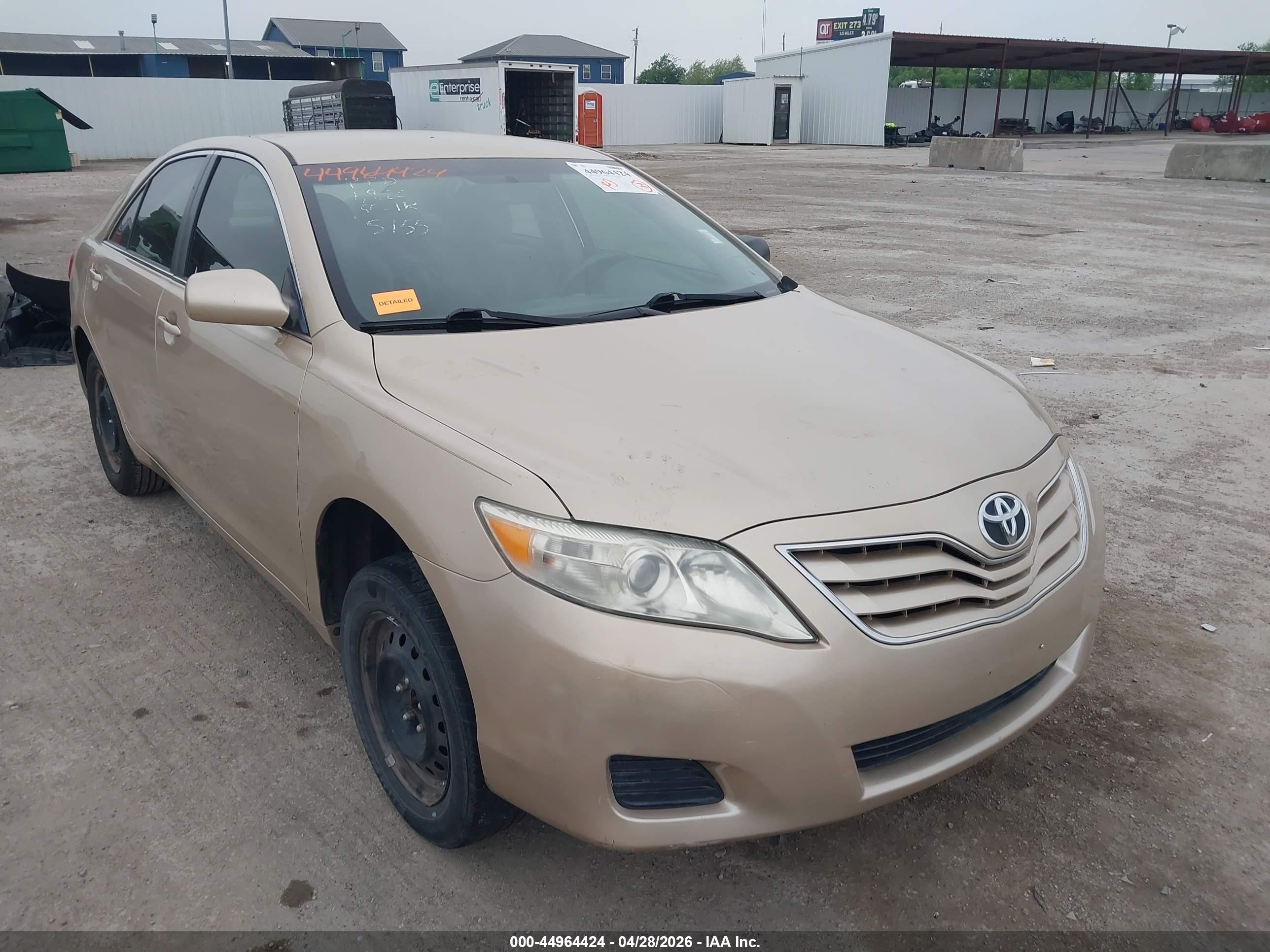 2011 Toyota Camry Le Золотой vin: 4T1BF3EK6BU665155