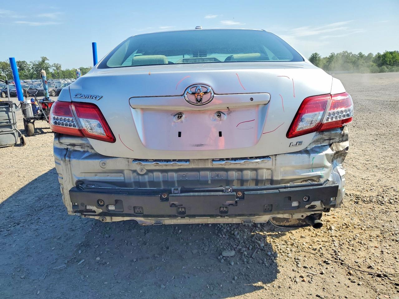 2011 Toyota Camry Le Silver vin: 4T1BF3EK6BU668394