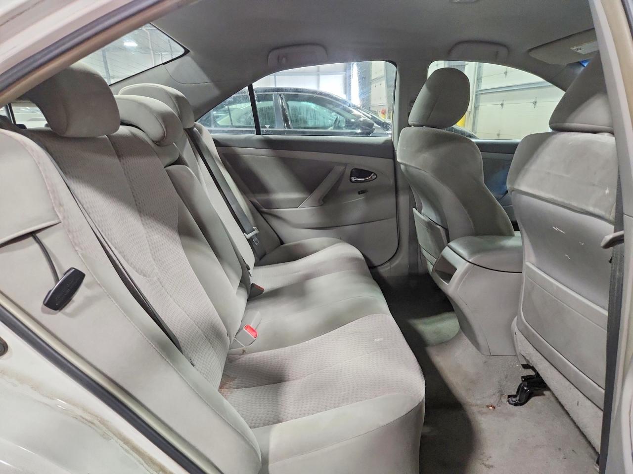 2011 Toyota Camry Le Белый vin: 4T1BF3EK6BU674986