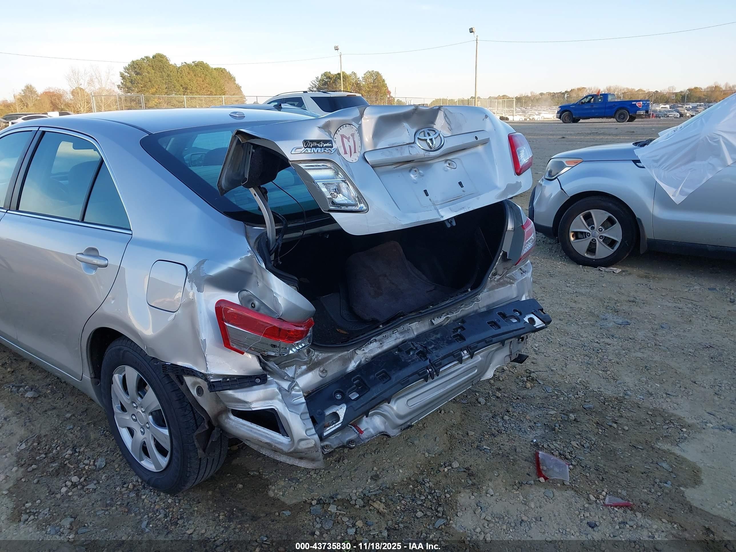 2011 Toyota Camry   Silver vin: 4T1BF3EK6BU678360