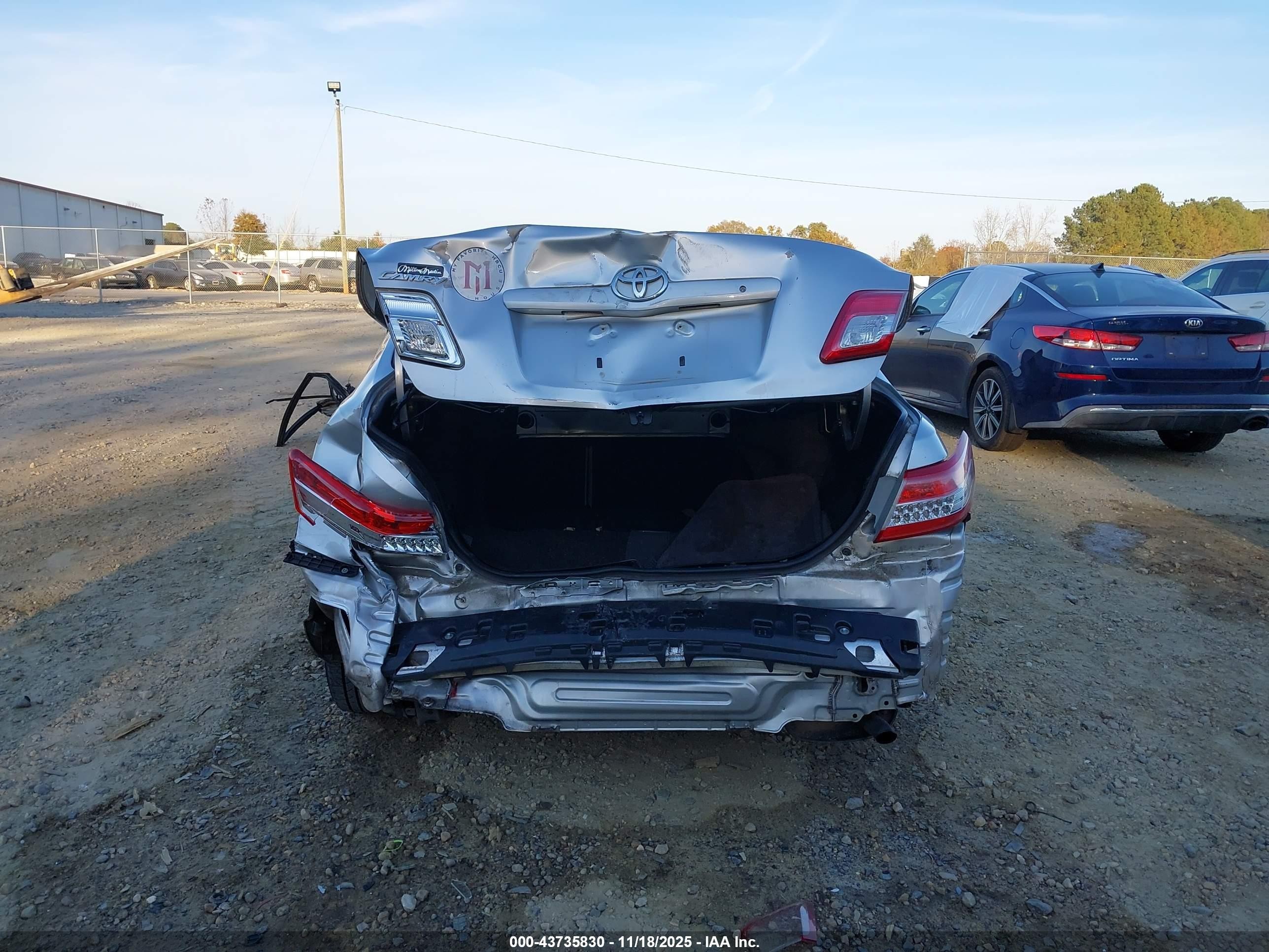 2011 Toyota Camry   Silver vin: 4T1BF3EK6BU678360