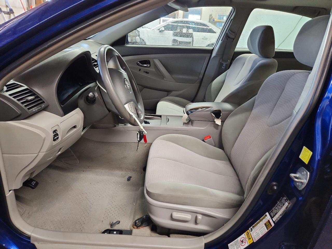 2011 Toyota Camry Le Blue vin: 4T1BF3EK6BU697006