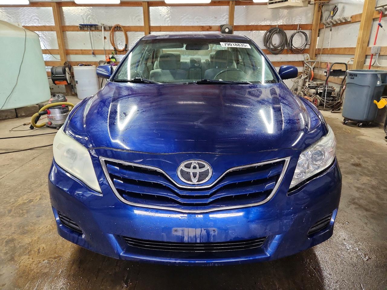 2011 Toyota Camry Le Blue vin: 4T1BF3EK6BU697006