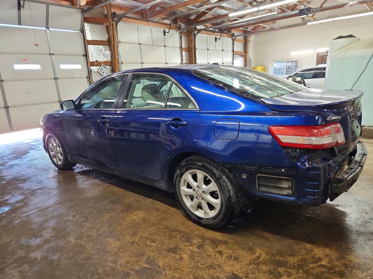 2011 Toyota Camry Le Blue vin: 4T1BF3EK6BU697006