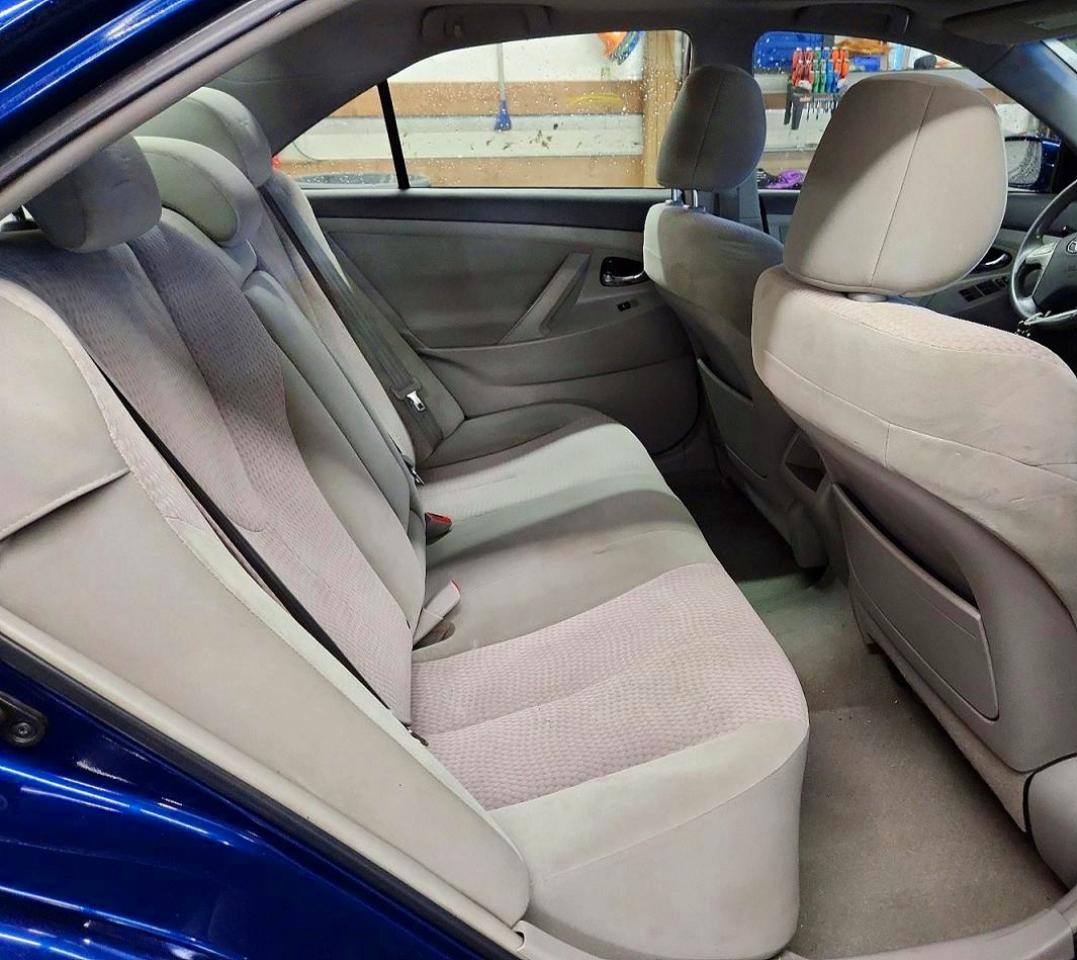 2011 Toyota Camry Le Blue vin: 4T1BF3EK6BU697006