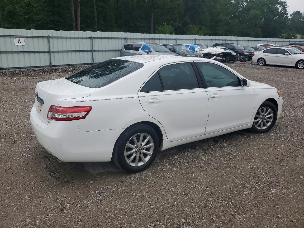 2011 Toyota Camry Xle White vin: 4T1BF3EK6BU700745