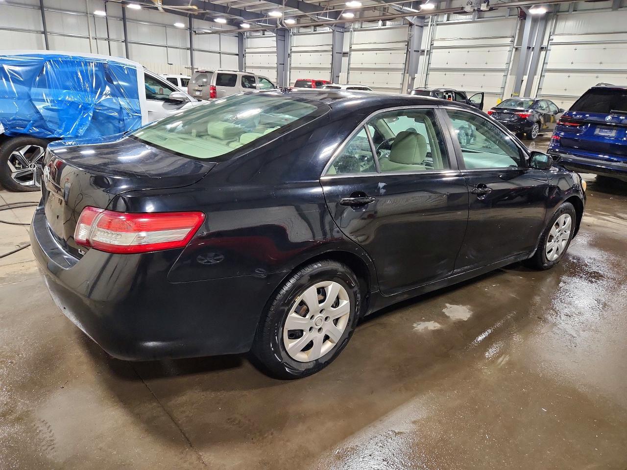 2011 Toyota Camry Le Серый vin: 4T1BF3EK6BU702835