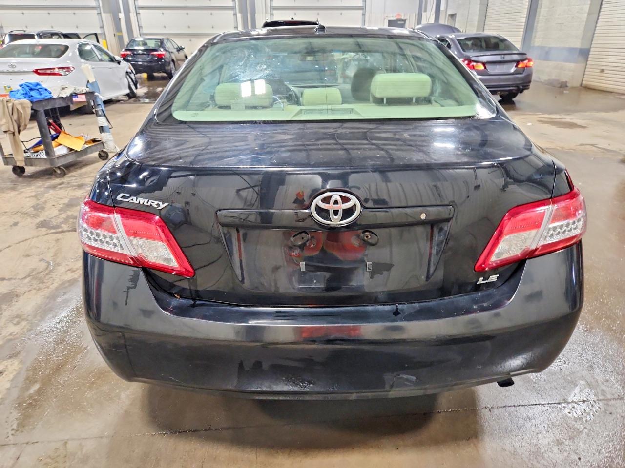 2011 Toyota Camry Le Серый vin: 4T1BF3EK6BU702835