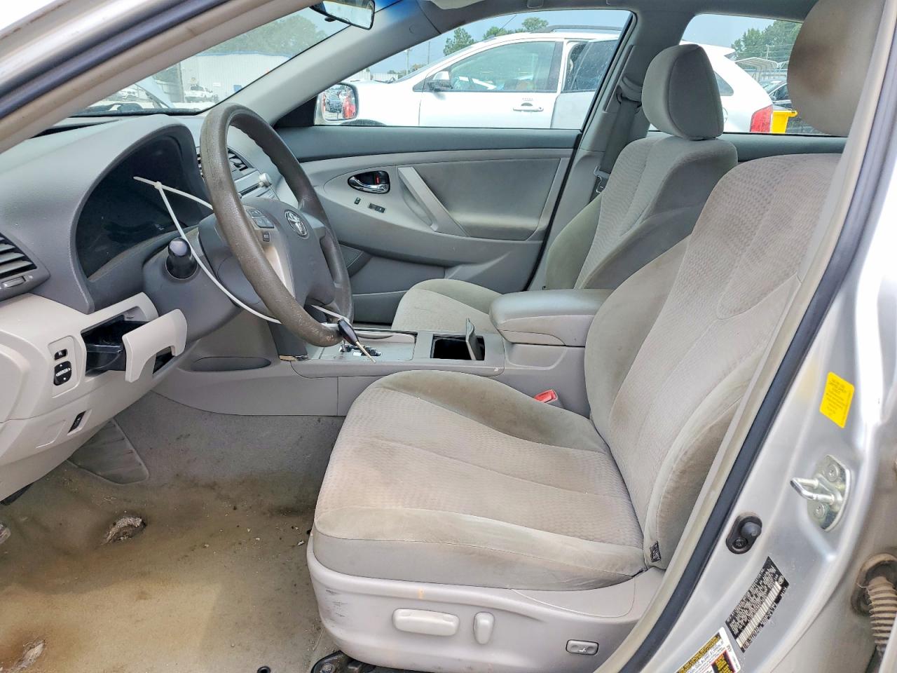 2011 Toyota Camry Le Silver vin: 4T1BF3EK6BU710207