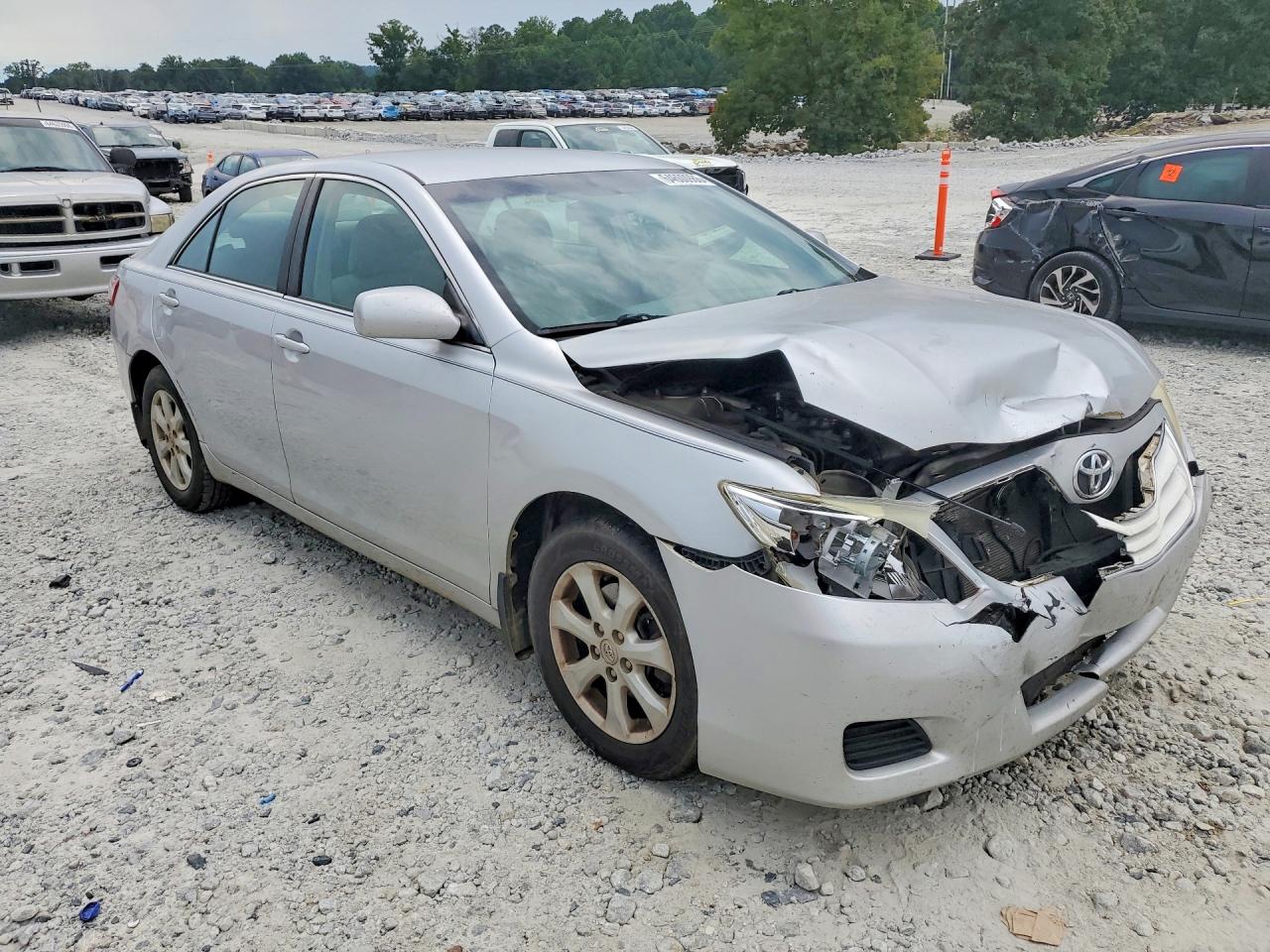 2011 Toyota Camry Le Silver vin: 4T1BF3EK6BU710207
