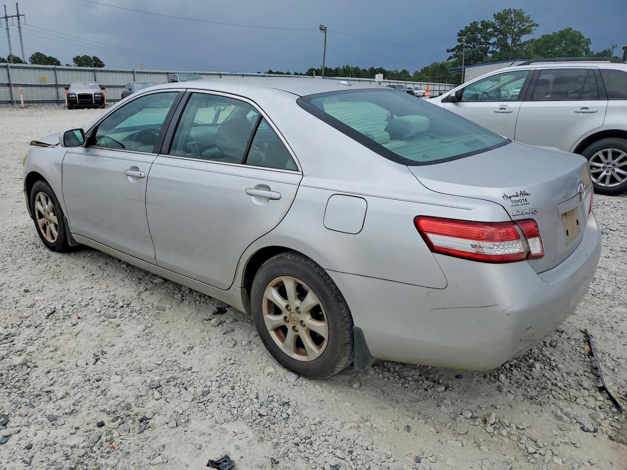 2011 Toyota Camry Le Silver vin: 4T1BF3EK6BU710207