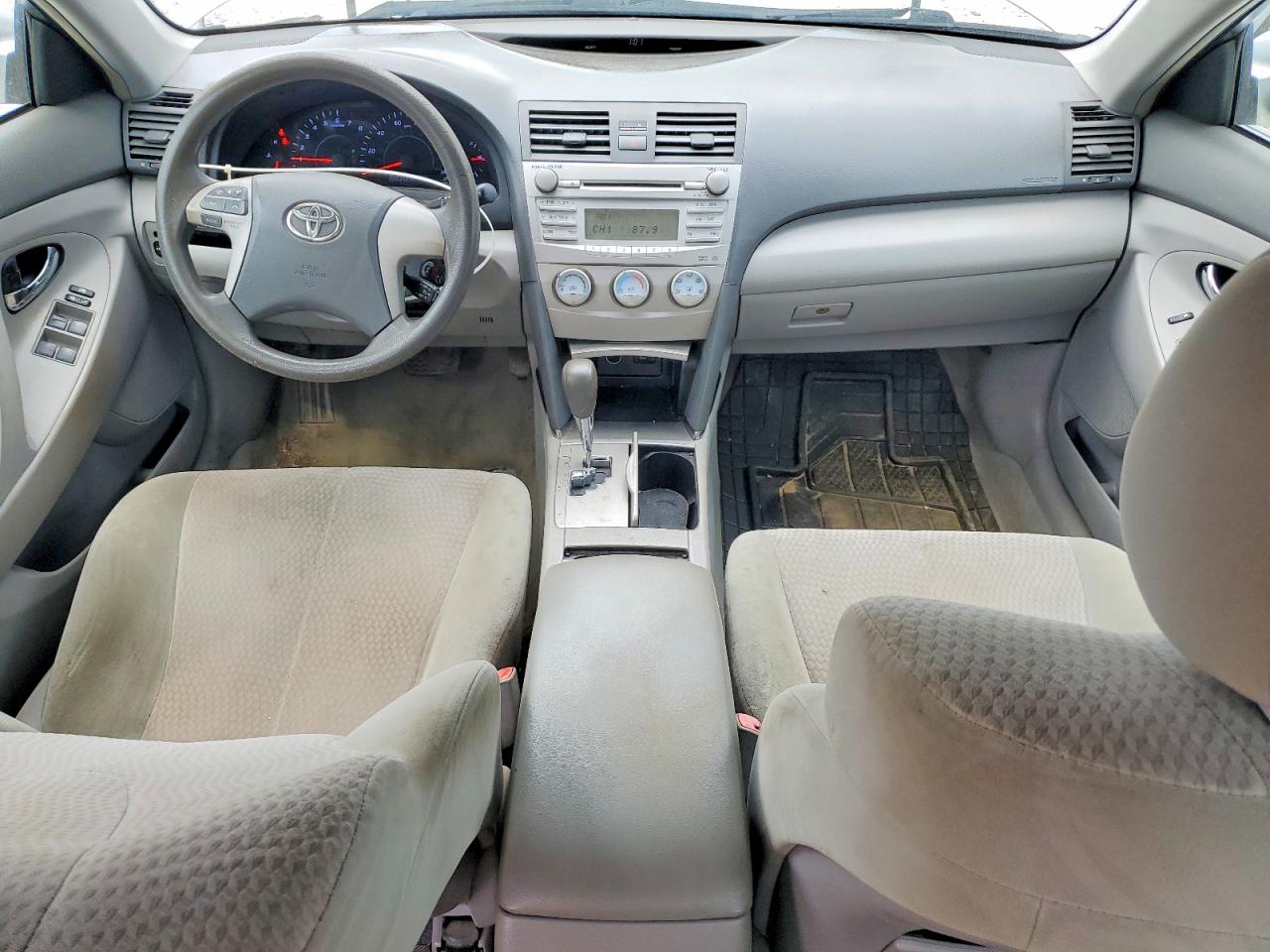 2011 Toyota Camry Le Silver vin: 4T1BF3EK6BU710207